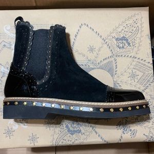 Atlas chelsea boot black womens sz 36